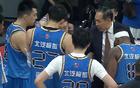 北京男篮积极寻求锋线补强，已接触身高2米05的国手级大前锋，该球员场均贡献11.4分与6.1个篮板，实力备受关注